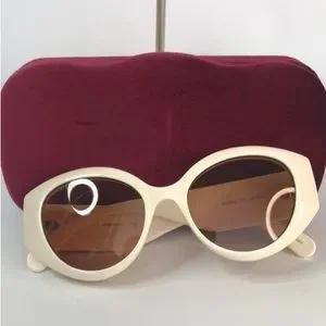 Gucci | Accessories | New Gucci Gg809s 002 Cat Eye Sunglass  display picture 3
